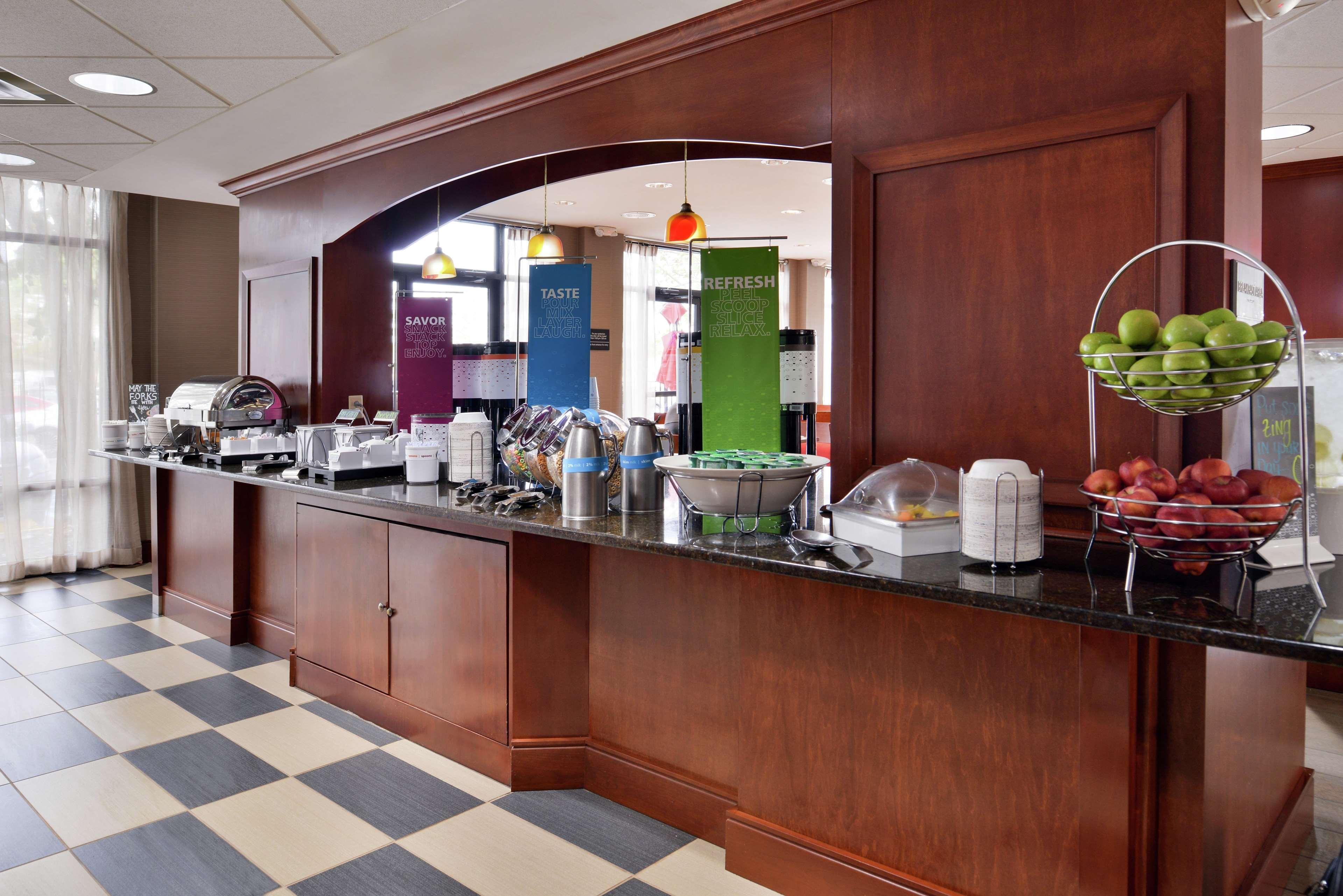 Hampton Inn Norfolk/Вирджиния-Бич Экстерьер фото