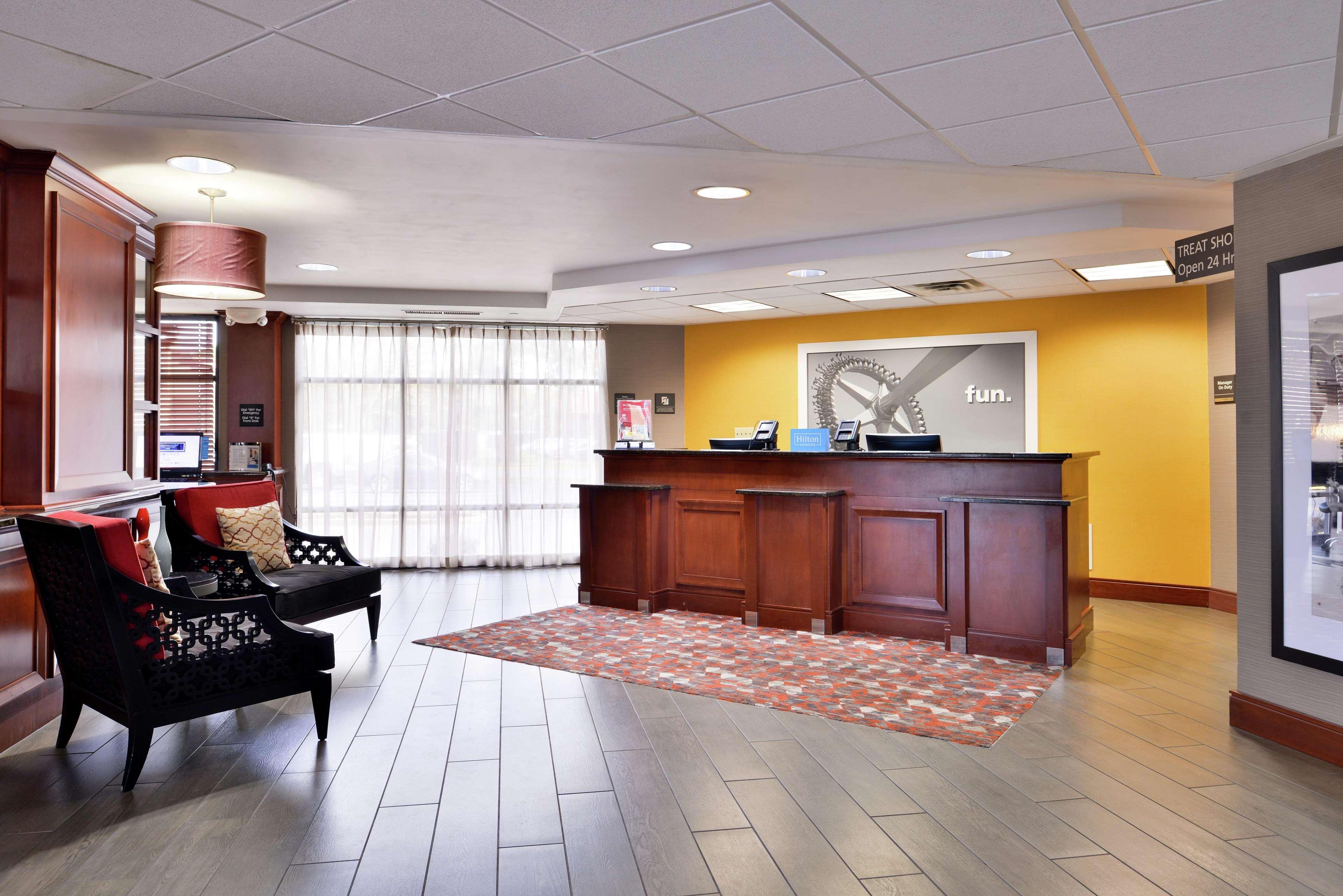 Hampton Inn Norfolk/Вирджиния-Бич Экстерьер фото