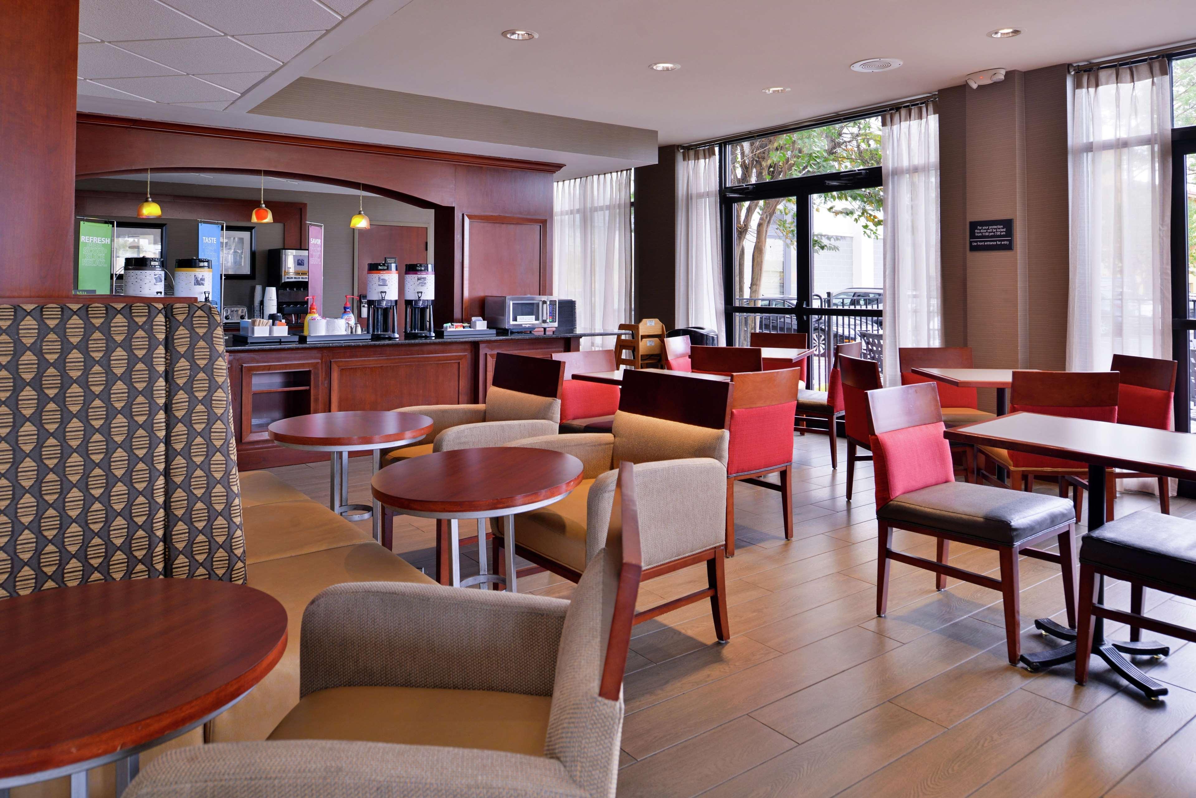 Hampton Inn Norfolk/Вирджиния-Бич Экстерьер фото