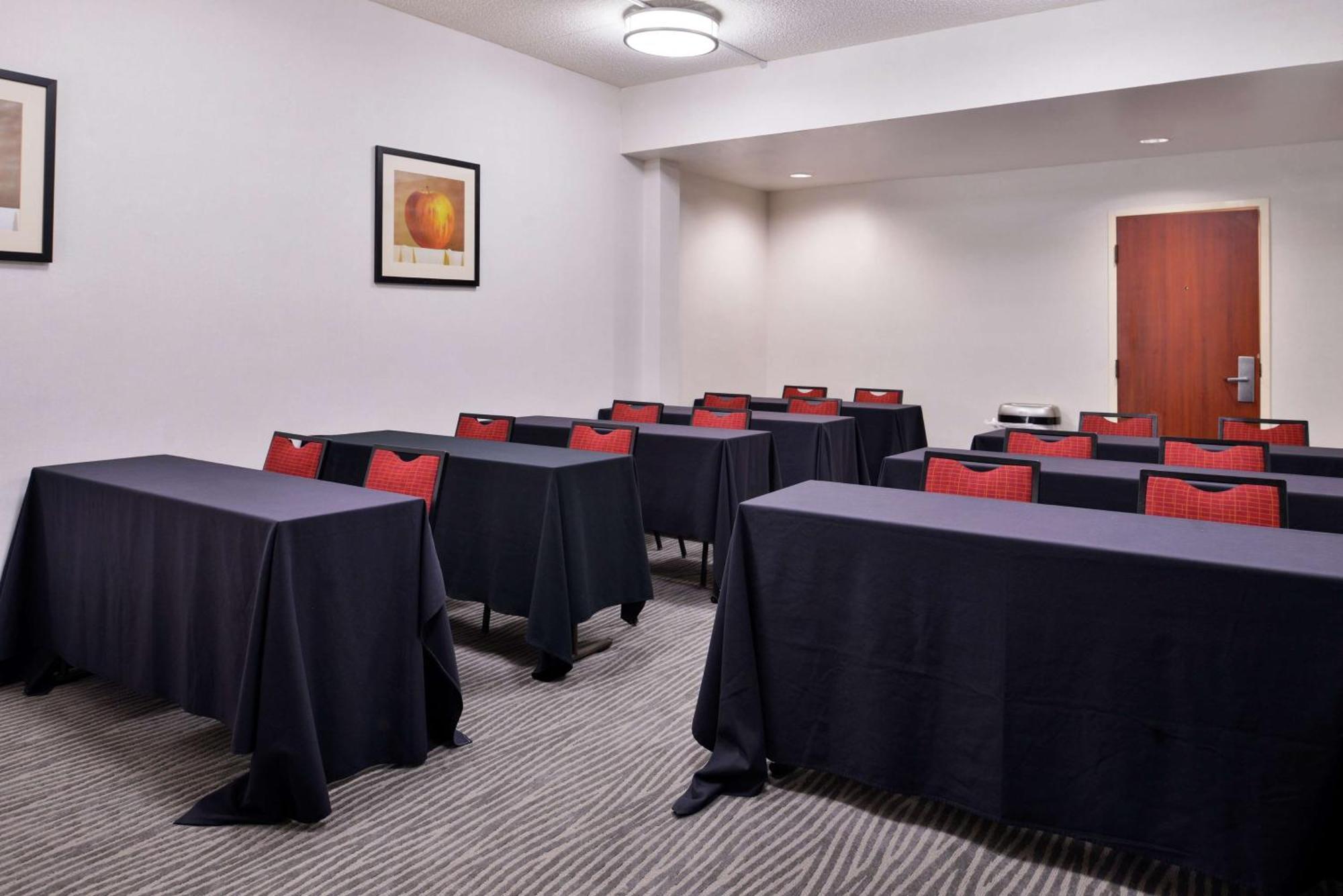 Hampton Inn Norfolk/Вирджиния-Бич Экстерьер фото