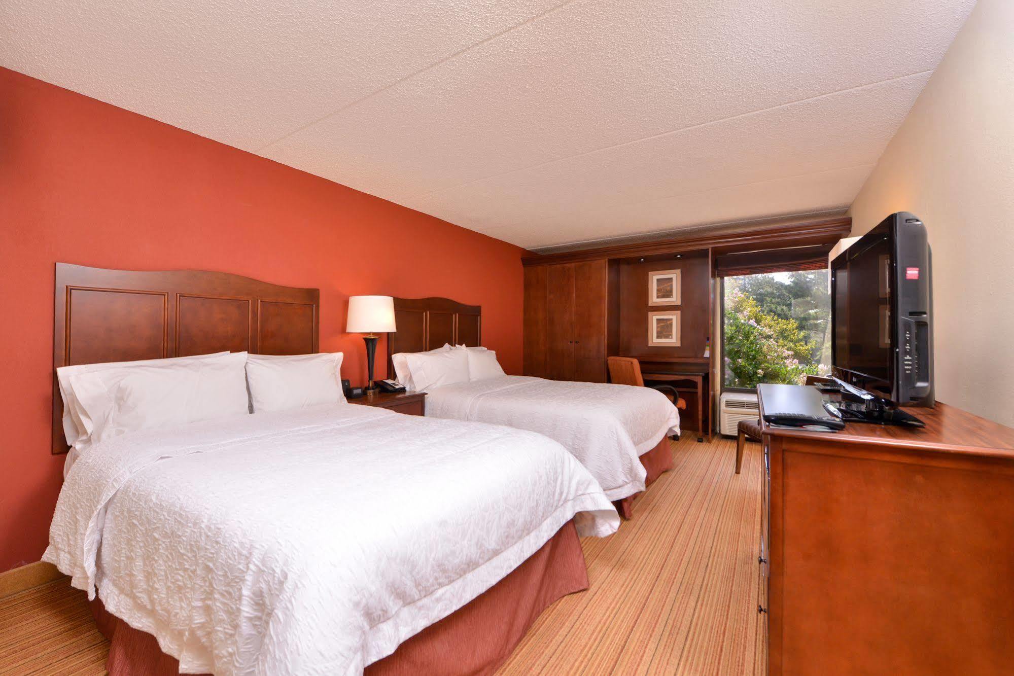 Hampton Inn Norfolk/Вирджиния-Бич Экстерьер фото