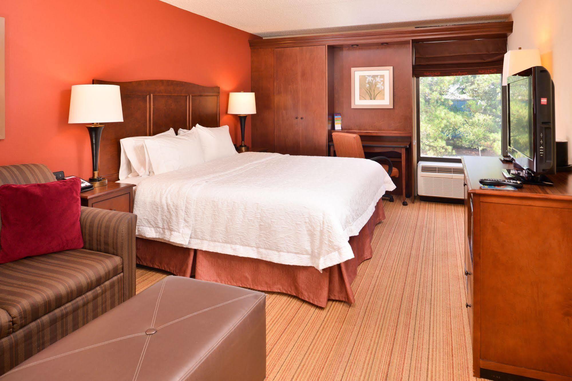 Hampton Inn Norfolk/Вирджиния-Бич Экстерьер фото