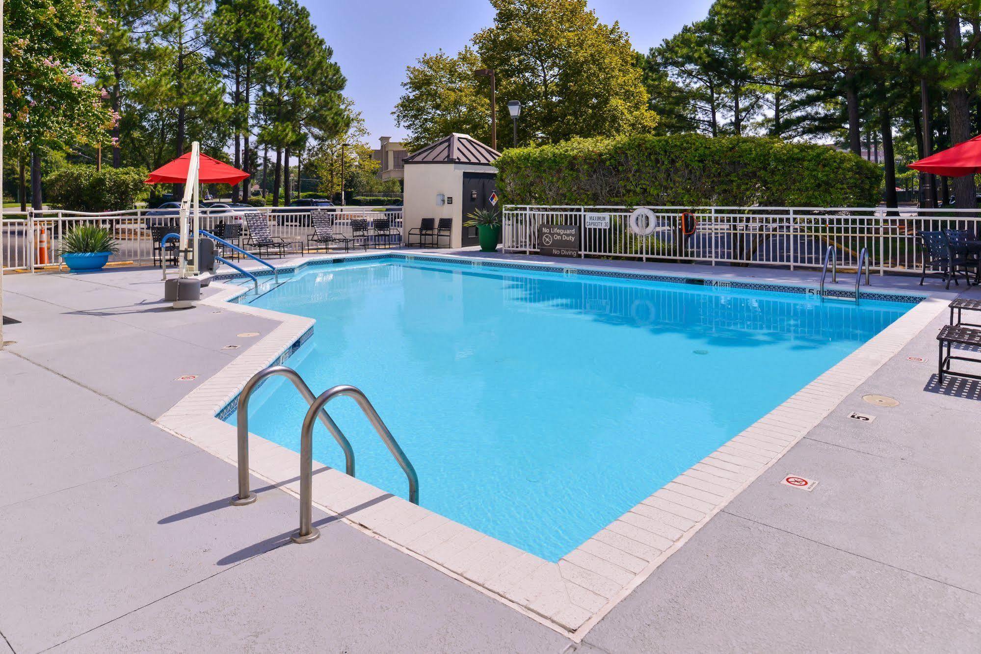Hampton Inn Norfolk/Вирджиния-Бич Экстерьер фото